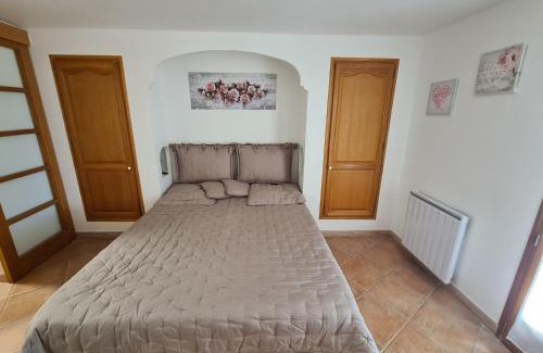 Carnoules Apartment | Studio Romance