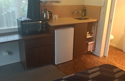 Palmerston North Apartment | Studio space on FitzAve. Walk to the Square / Esplanade.