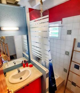 L'Autre-Bord Apartment | Studio T1 bis La Belle Vue, vue mer, wifi, plage à 50m