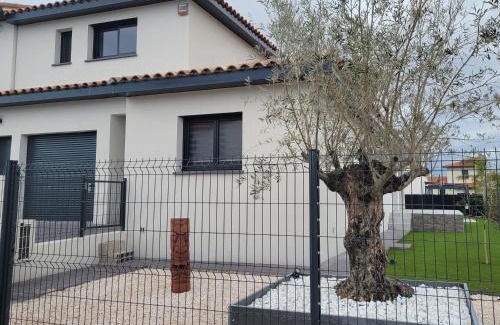 Rivesaltes Apartment | Studio vue montagne