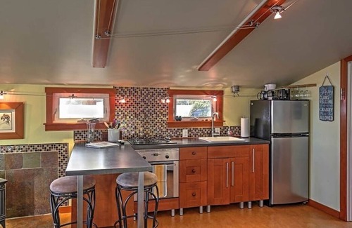 Friday Harbor Apartment | Studio with a View!