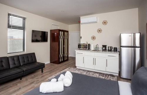 Bankers Hill Apartment | Studio with Beautiful View next to Downtown
