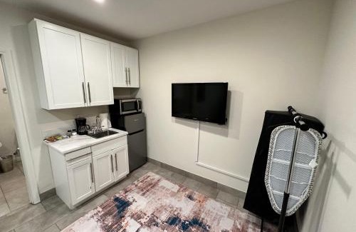 Bankers Hill Hotel | Studio with Private Entrance next to Balboa Park