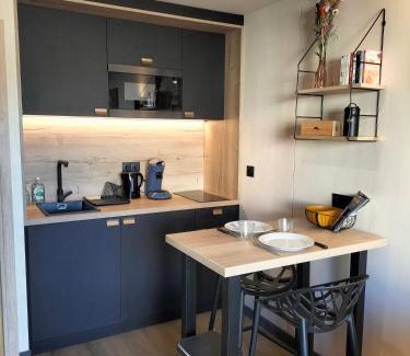 Ecouflant Apartment | Studio Zen et Bois