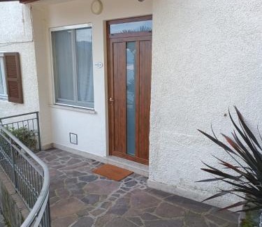 Riva di Solto Apartment | Studio Zu - Lakeside Apartment