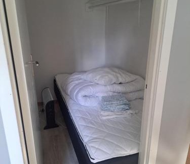 Gallivare Apartment | Stuga, lantligt lugnt läge med gott om parkering