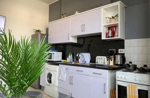 Adamsdown Apartment | Stunning 1 Bed spacious Apartment for EVENTS-Central Cardiff