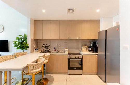 Al Khan Apartment | Stunning 2 Bed in Cyan Beach Residence