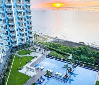 Tambo Apartment | Stunning 2BR across Okada Manila with Sunset View