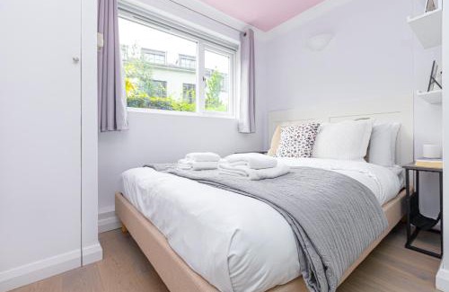 Kilburn Apartment | Stunning 2BR Flat wprivate Garden, Kilburn