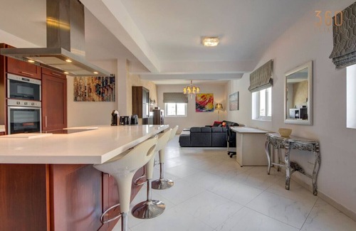 Ta' Xbiex Apartment | Stunning 2BR home with spacious living in Ta'Xbiex