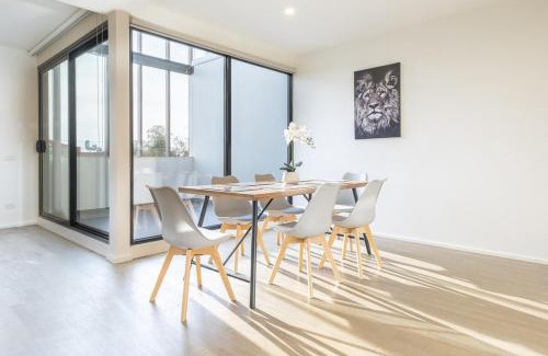 Maribyrnong Apartment | Stunning 2br Loft Maribyrnongfree Parkingbalcony