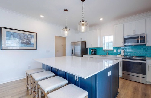 Orange Beach House | Stunning 3br/2.5ba, Pet Friendly, Sleeps 12