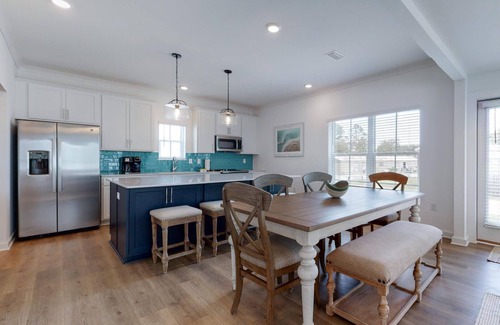 Orange Beach House | Stunning 3br/2.5ba, Pet Friendly, Sleeps 12