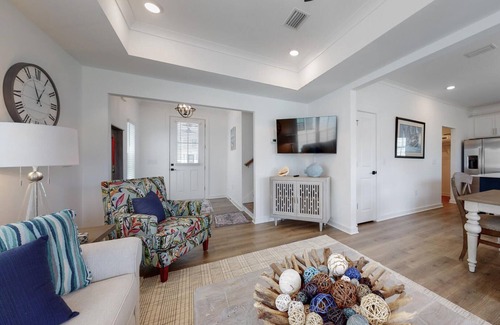 Orange Beach House | Stunning 3br/2.5ba, Pet Friendly, Sleeps 12
