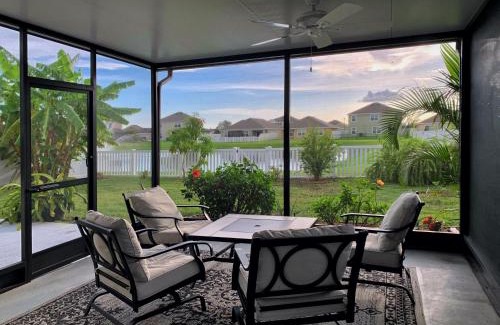 Bradenton House | Stunning 3BR Modern Retreat, 20min to Beaches & Downtown, Pondside Bliss