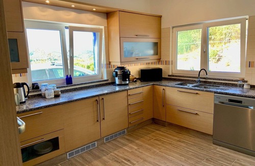 Colinas Verdes Villa | Stunning 4 bedroom 4 bathroom countryside villa near Lagos, pool & large garden