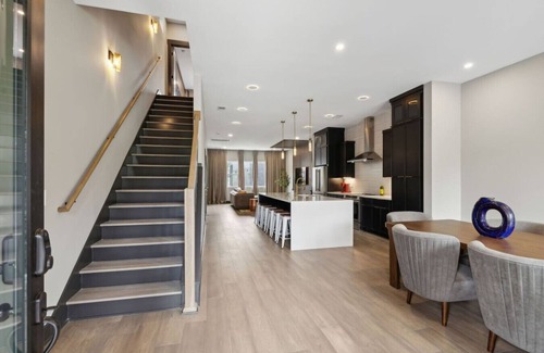 Madison House | Stunning 4 Bedroom/4.5 Bath Home w/Rooftop Deck!