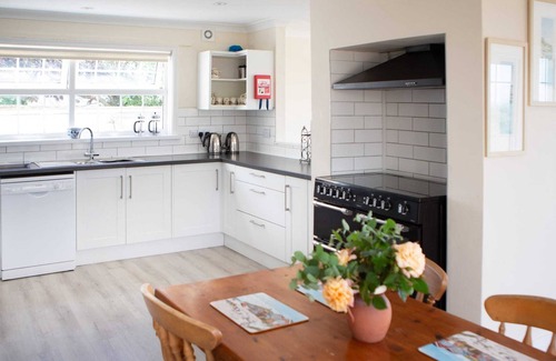 Widemouth Bay House | Stunning 6 Bedroom Cottage near Cornish Coast