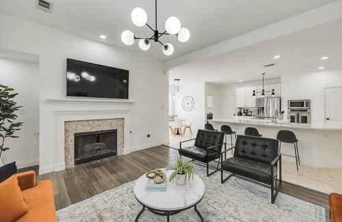 Rowlett House | Stunning 6BR, Pool - Great for Big Groups