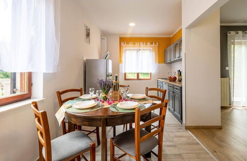 Veli Brgud Apartment | Stunning apartment in Bresca with WiFi