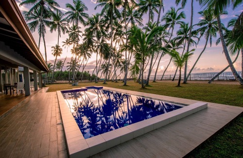 Kahandamodara Villa | Stunning beach villa for 8 in Ranna, Tangalle. Free pick up stays of 7 nights.