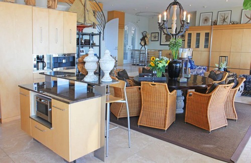 Western Malibu Villa | Stunning Broad beach Villa in Malibu