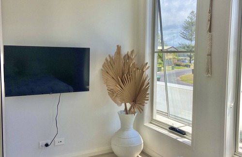 Bogangar Apartment | Stunning Cabarita Beach Studio - Close to the beach, shops and town.