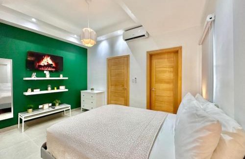 Yolanda Morales House | Stunning City Center Condo