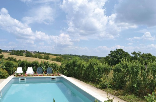 La Chapelle-Saint-Jean House | Stunning home in La-Chapelle-Saint-Jean