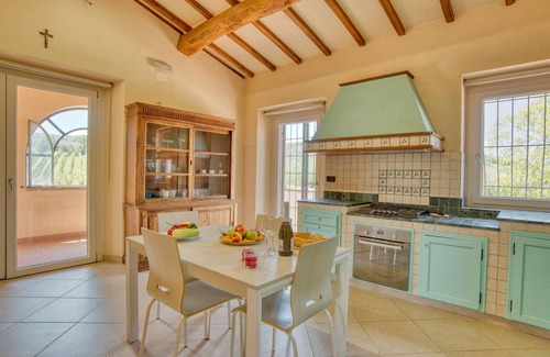 Castel del Piano House | Stunning home in Castel del Piano GR