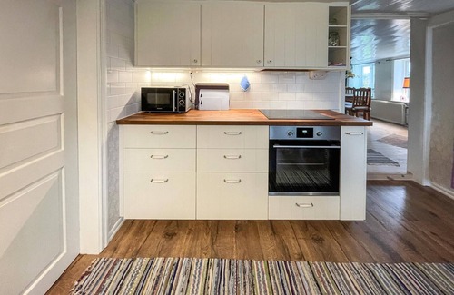 Alekulla House | Stunning home in älekulla with WiFi