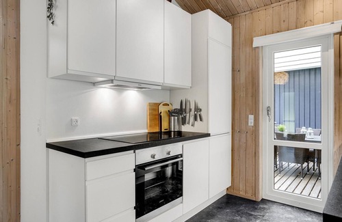 Lyngsbæk Strand House | Stunning home in Ebeltoft with kitchen