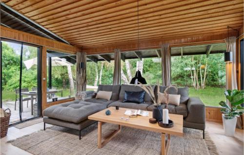 Øer Strand House | Stunning Home In Ebeltoft With Kitchen