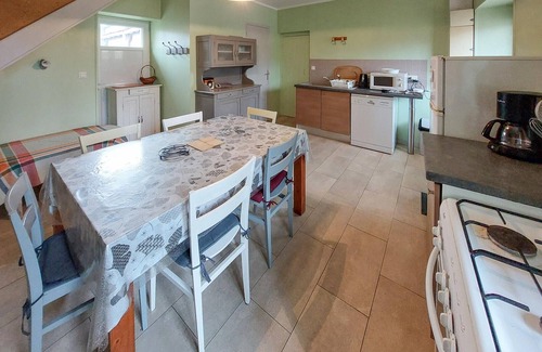 Egry House | Stunning home in EGRY with WiFi