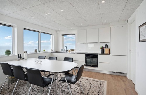 Esbjerg House | Stunning home in Esbjerg V with kitchen