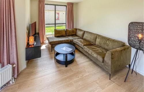 Ewijk House | Stunning Home In Ewijk With Kitchen