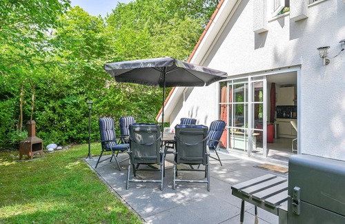 Exloo House | Stunning home in Exloo with WiFi