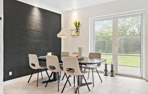 Harboore House | Stunning Home In Harboøre With Wifi