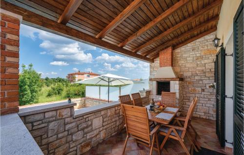 Lovrecica House | Stunning Home In Lovrecica With Wifi