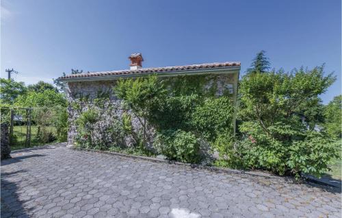 Lupoglav House | Stunning Home In Lupoglav With Wifi