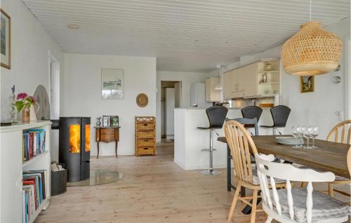 Hasmark Strand House | Stunning Home In Otterup With Kitchen