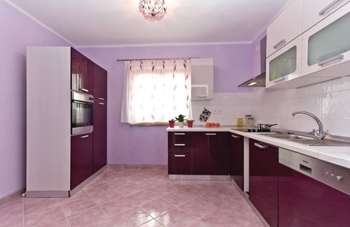 Peresiji House | Stunning home in Peresiji with kitchen