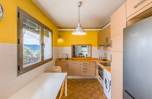 Villaharta House | Stunning home in Villaharta