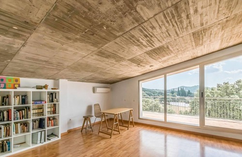 Villaharta House | Stunning home in Villaharta