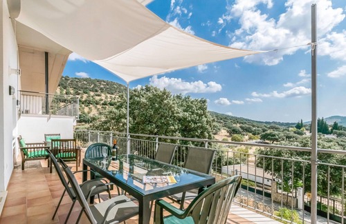 Villaharta House | Stunning home in Villaharta