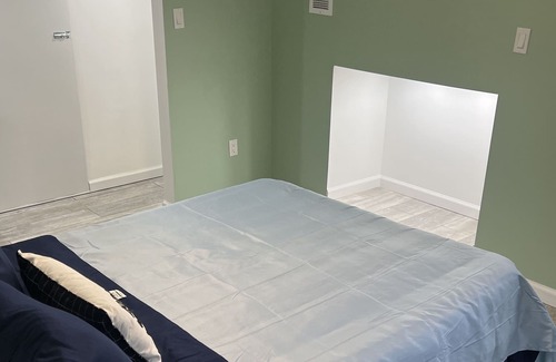 Aberdeen House | Stunning Home Steps minutes from Cal Ripken Stadium!!!