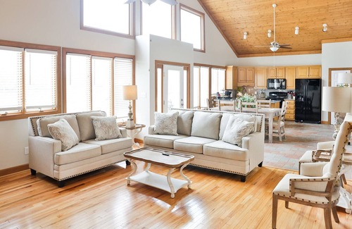 Riverside House | Stunning Lake House w/Large GAMEROOM