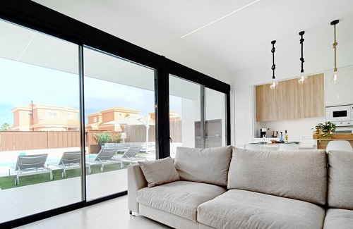 Sucina Villa | Stunning Luxury Villa in Sucina - Private Pool + Outdoor Kitchen
