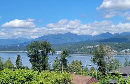 Burnaby House | Stunning Modern Home with Beautiful Ocean and Mountain Views!